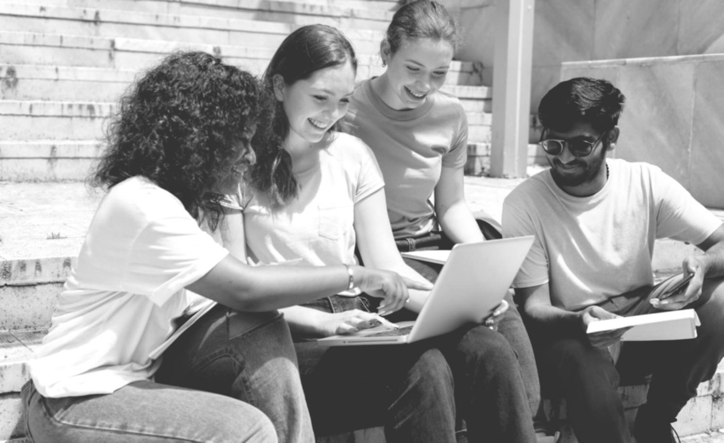 Organisation d'un événement professionnel avec attention aux détails budgétaires